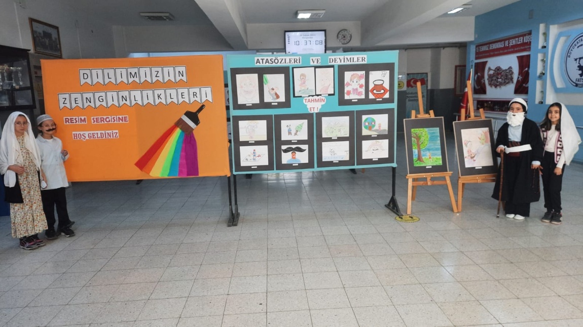 Dilimizin Zenginlikleri Projesi kapsamında okulumuzda Şubat ayı etkinlikleri kapsamında resim sergimiz açıldı.